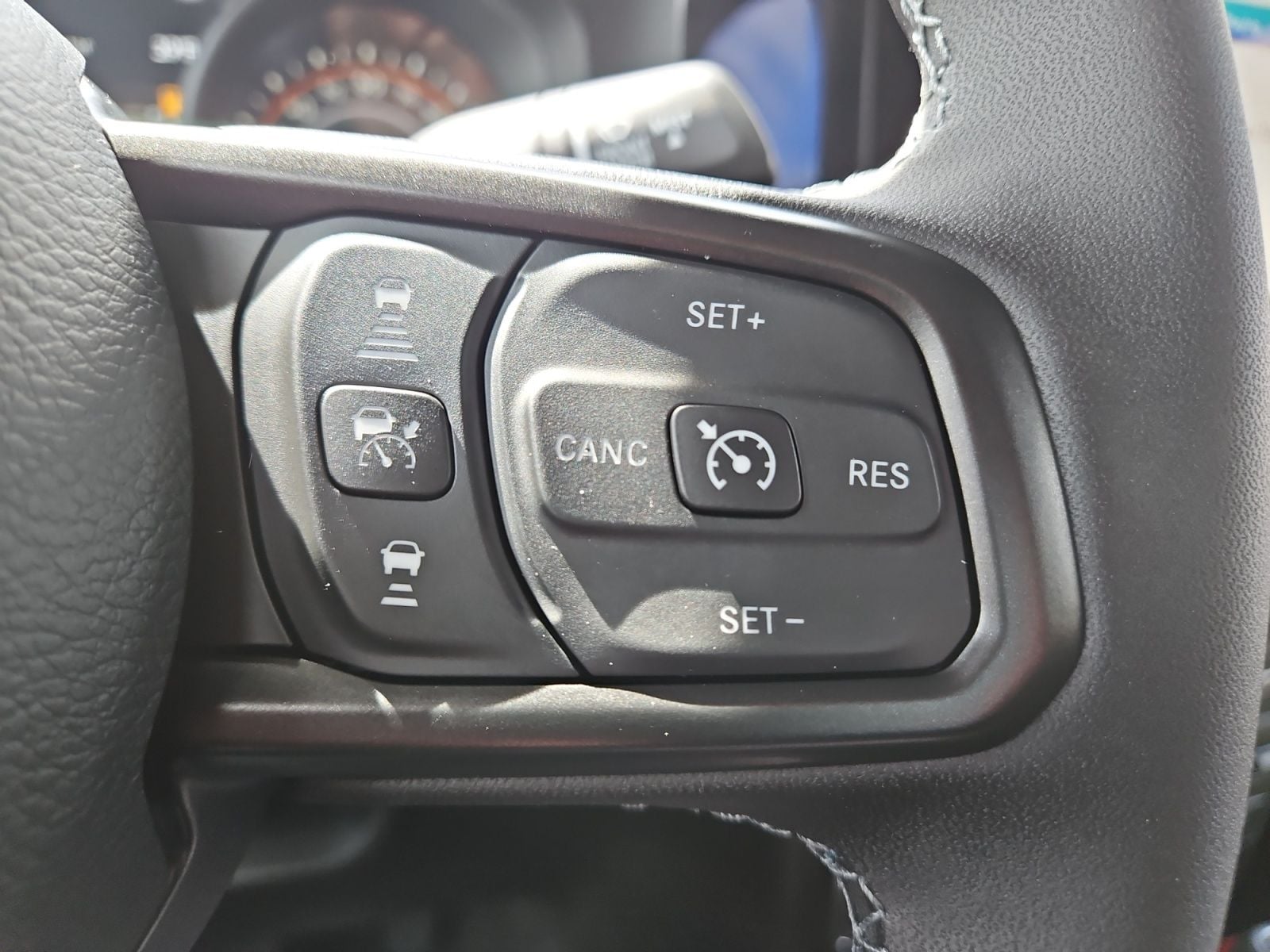New 2026 Jeep Gladiator Sport S - photo - 25