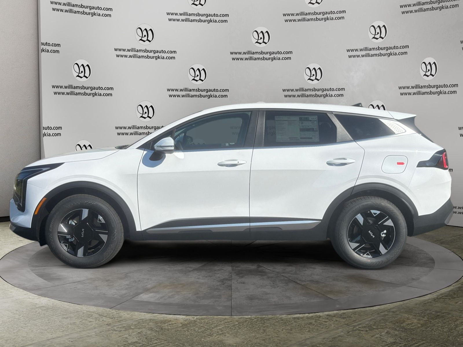 New 2026 Kia Sportage LX - photo - 1