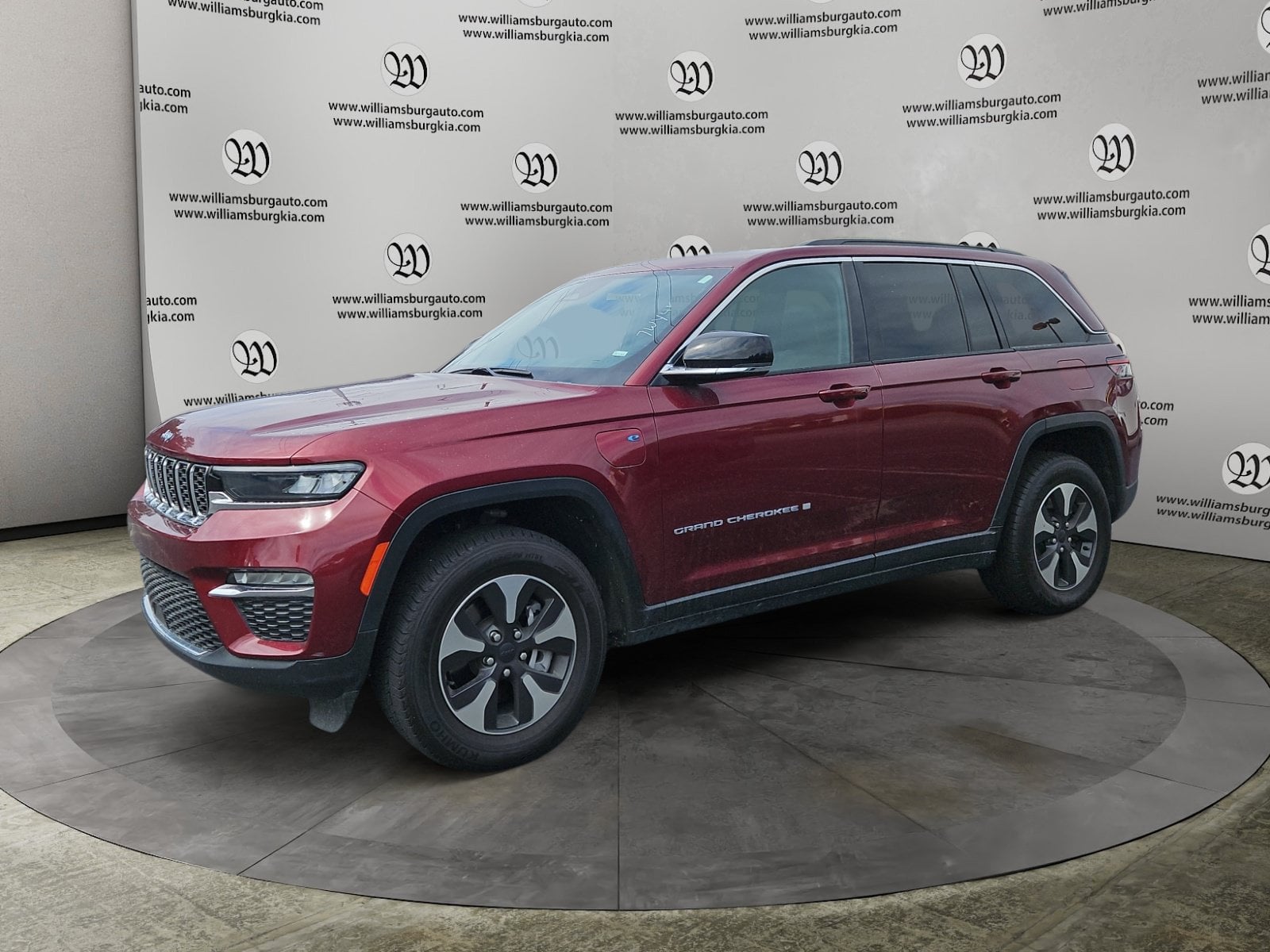 Pre-Owned 2024 Jeep Grand Cherokee 4xe - photo - 0
