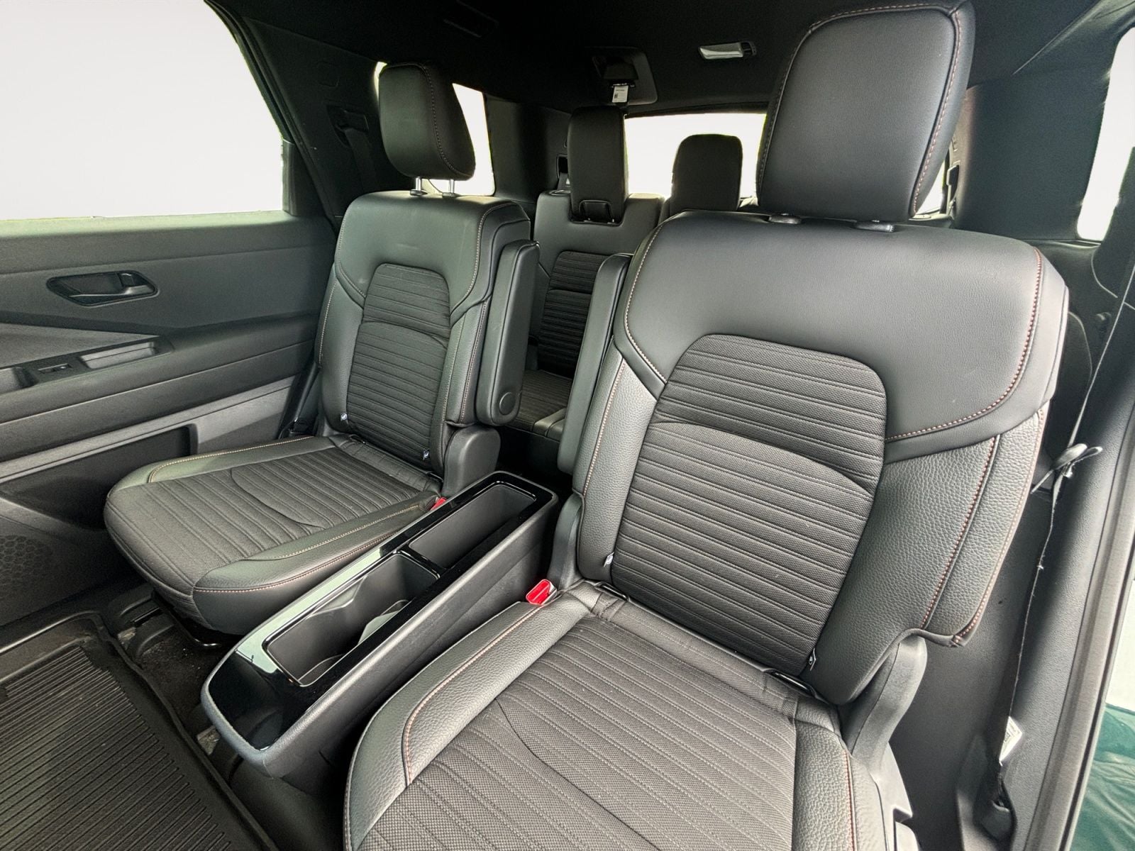 Pre-Owned 2025 Nissan Pathfinder Rock Creek - photo - 12
