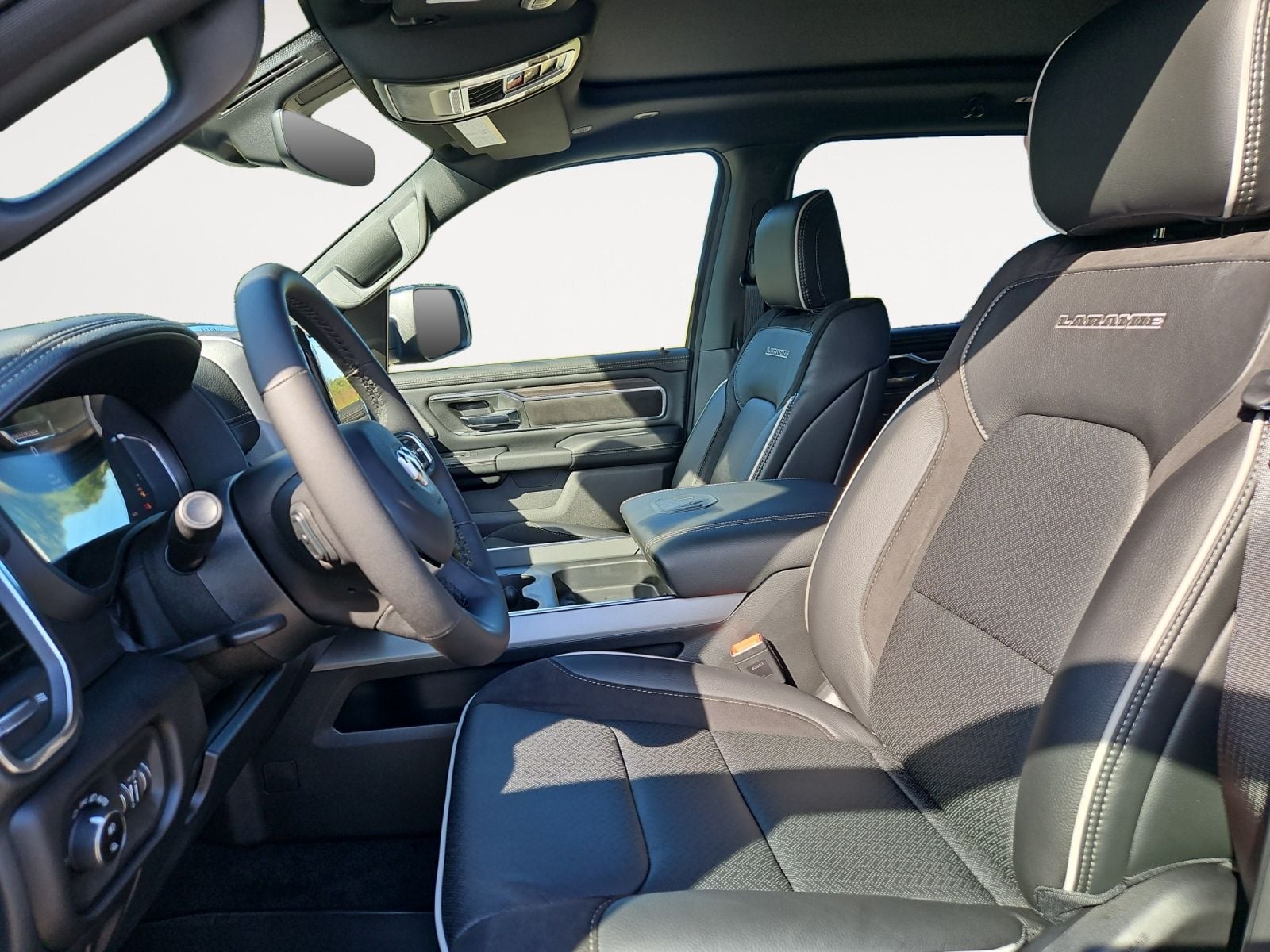 New 2027 Ram 1500 Laramie - photo - 8