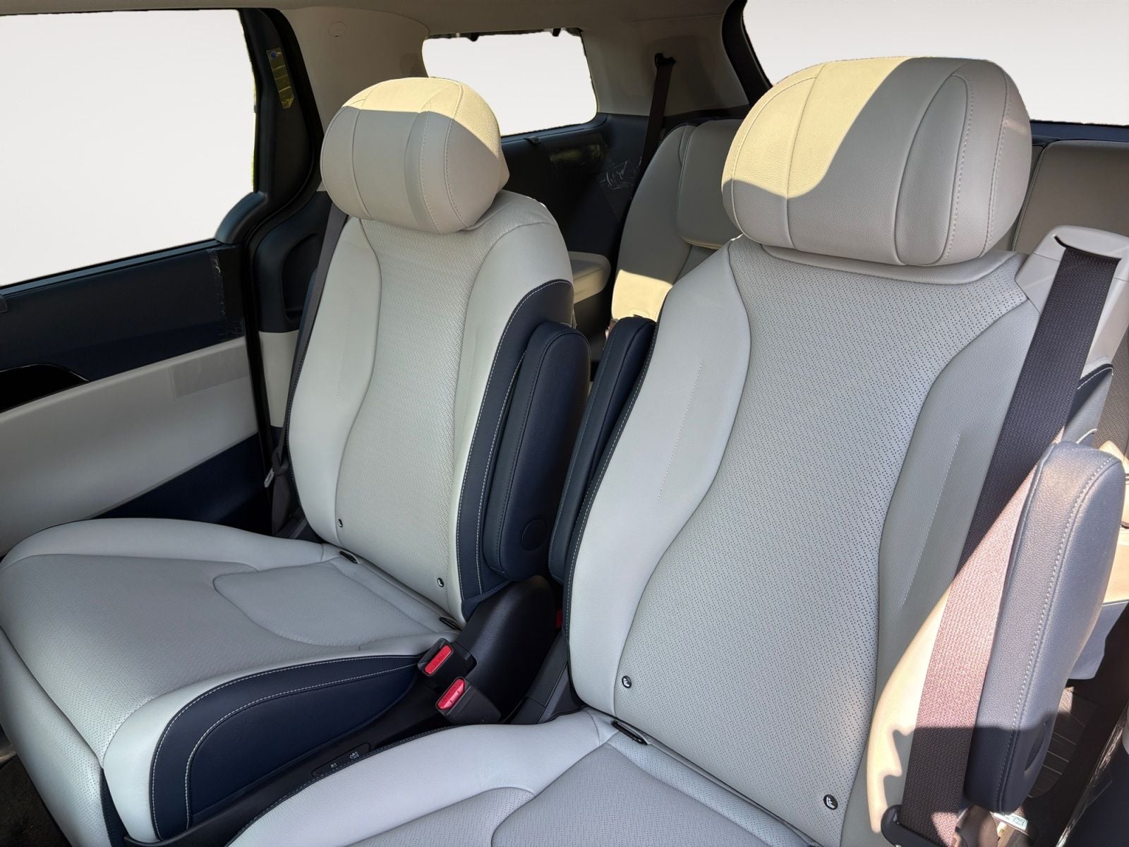 New 2026 Kia Carnival SX Prestige - photo - 12