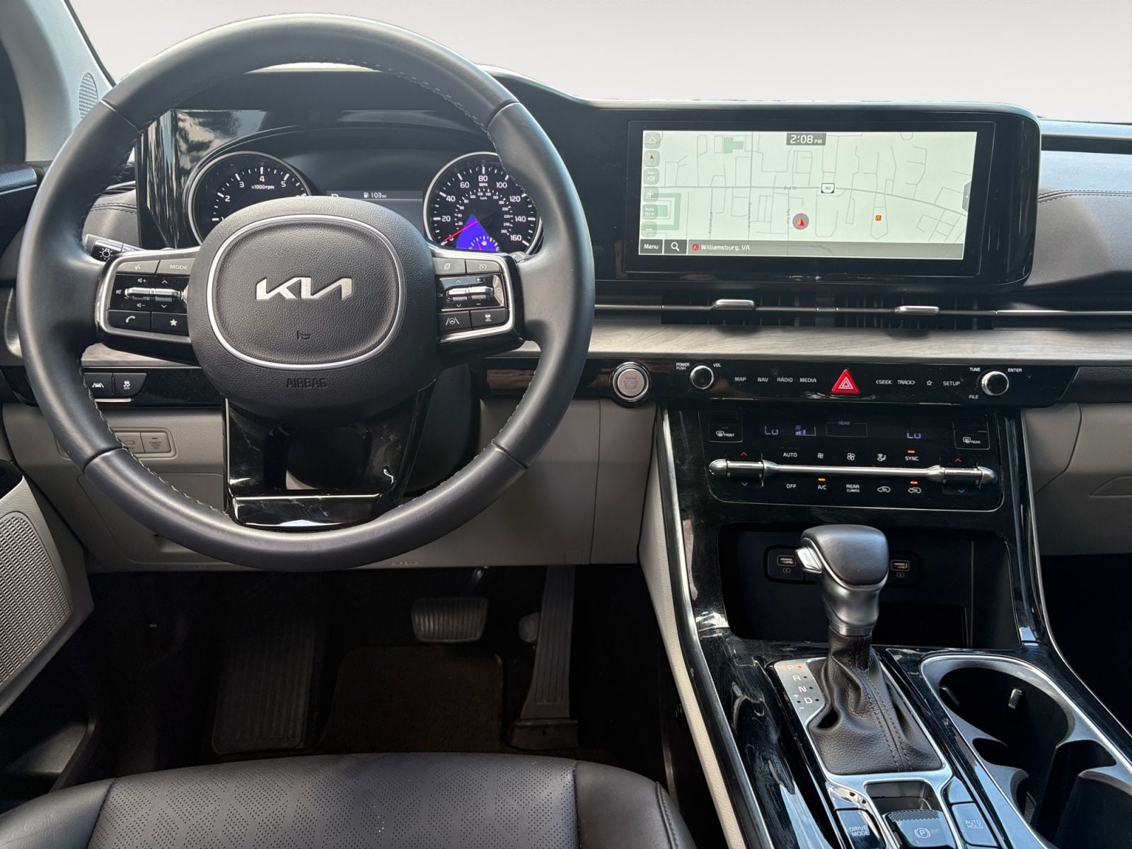 Pre-Owned 2024 Kia Carnival EX - photo - 9