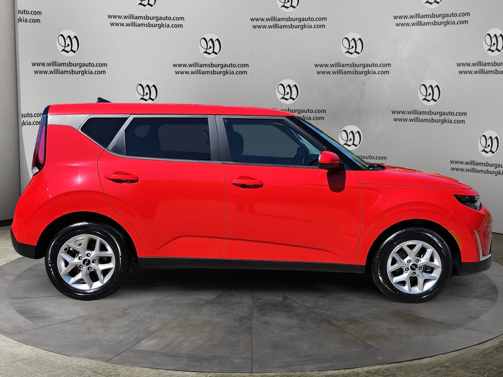 Pre-Owned 2023 Kia Soul LX - photo - 5