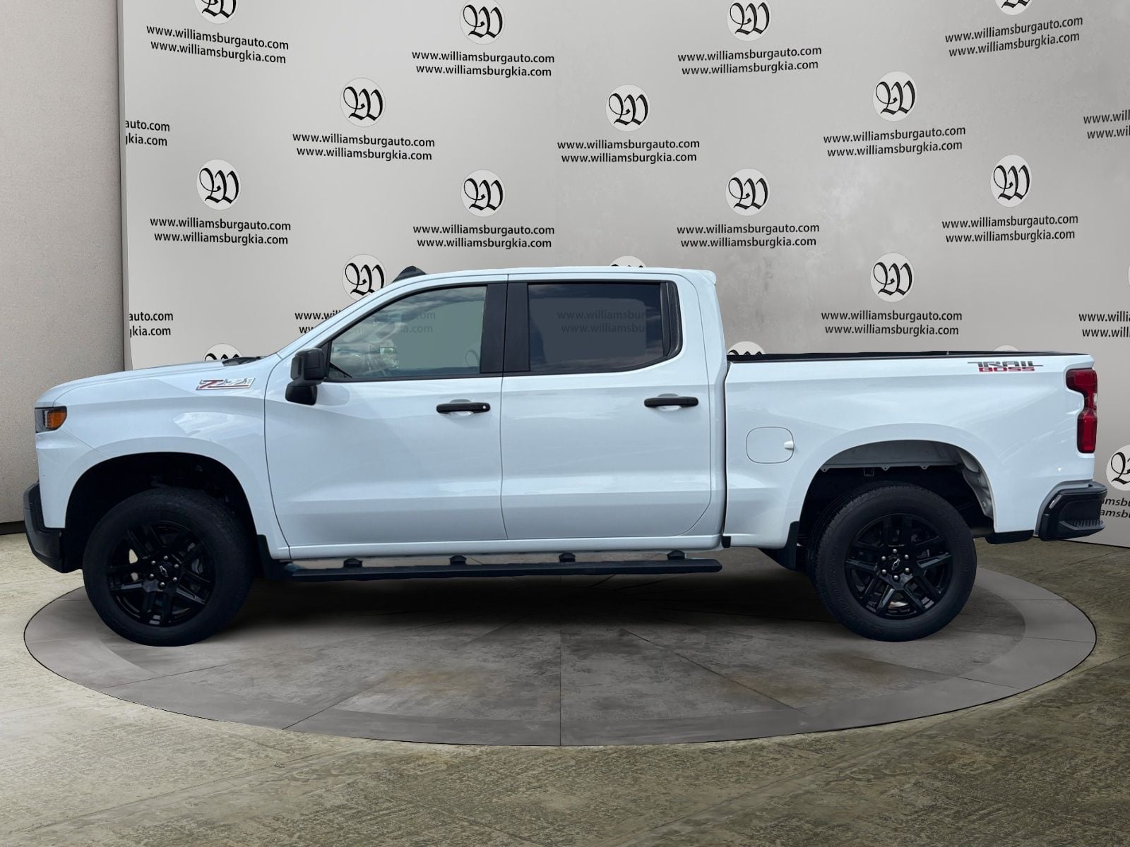 Pre-Owned 2021 Chevrolet Silverado 1500 Custom Trail Boss - photo - 1