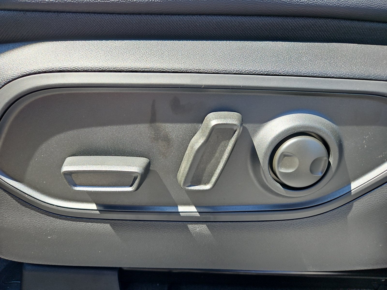 New 2026 Jeep Cherokee Limited - photo - 20