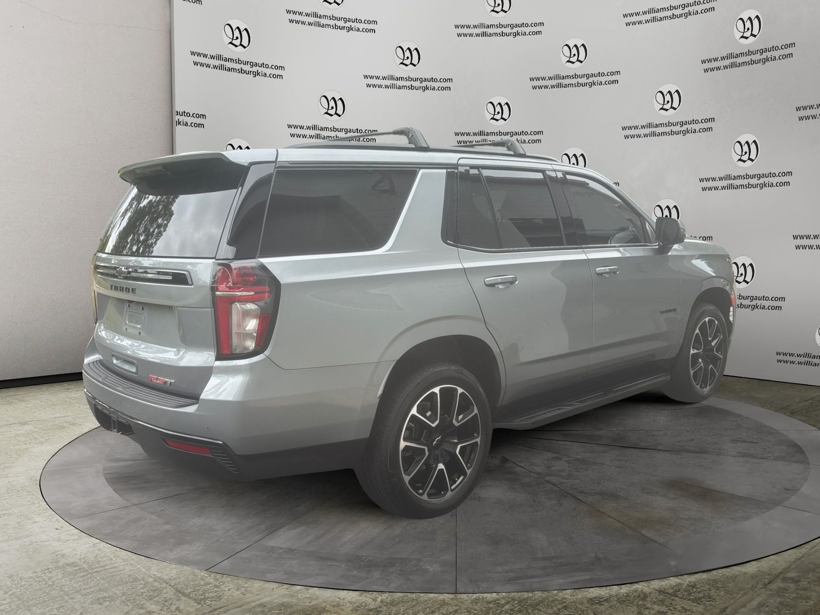 Pre-Owned 2024 Chevrolet Tahoe RST - photo - 4