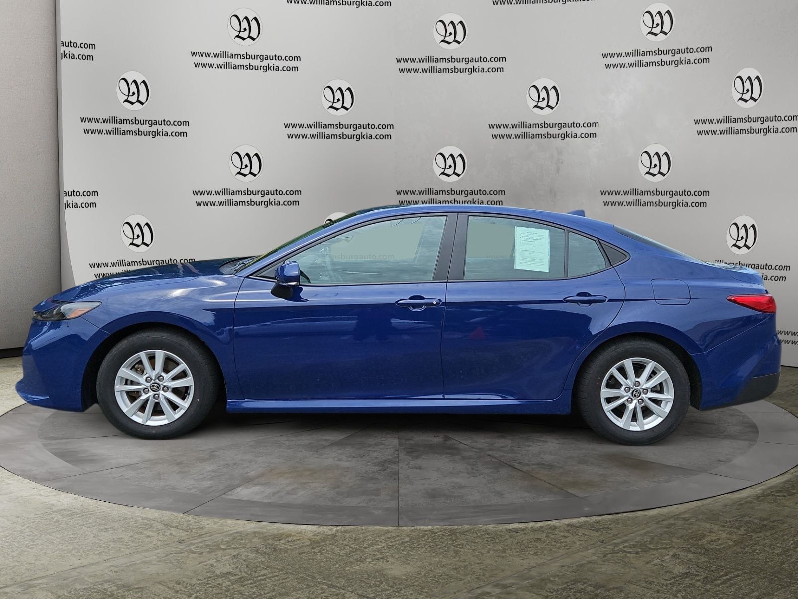 Pre-Owned 2025 Toyota Camry LE - photo - 1