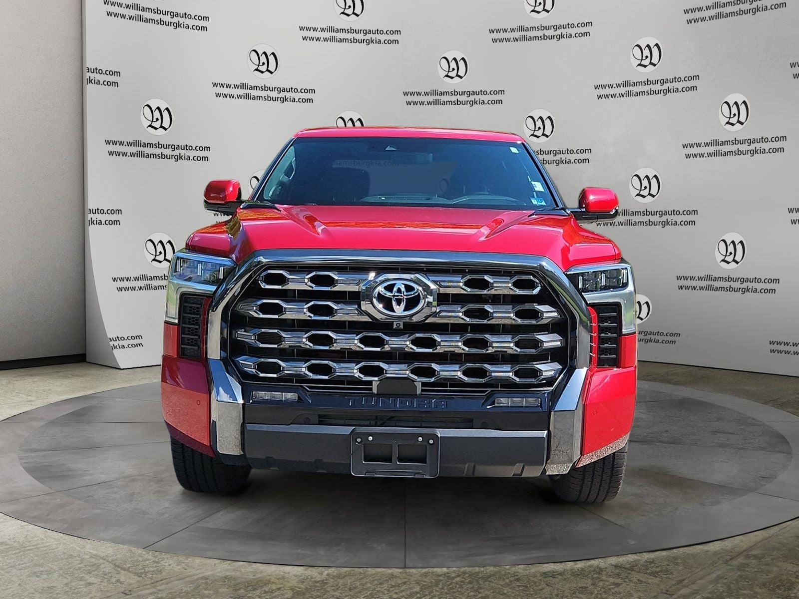 Pre-Owned 2024 Toyota Tundra Hybrid Platinum - photo - 7