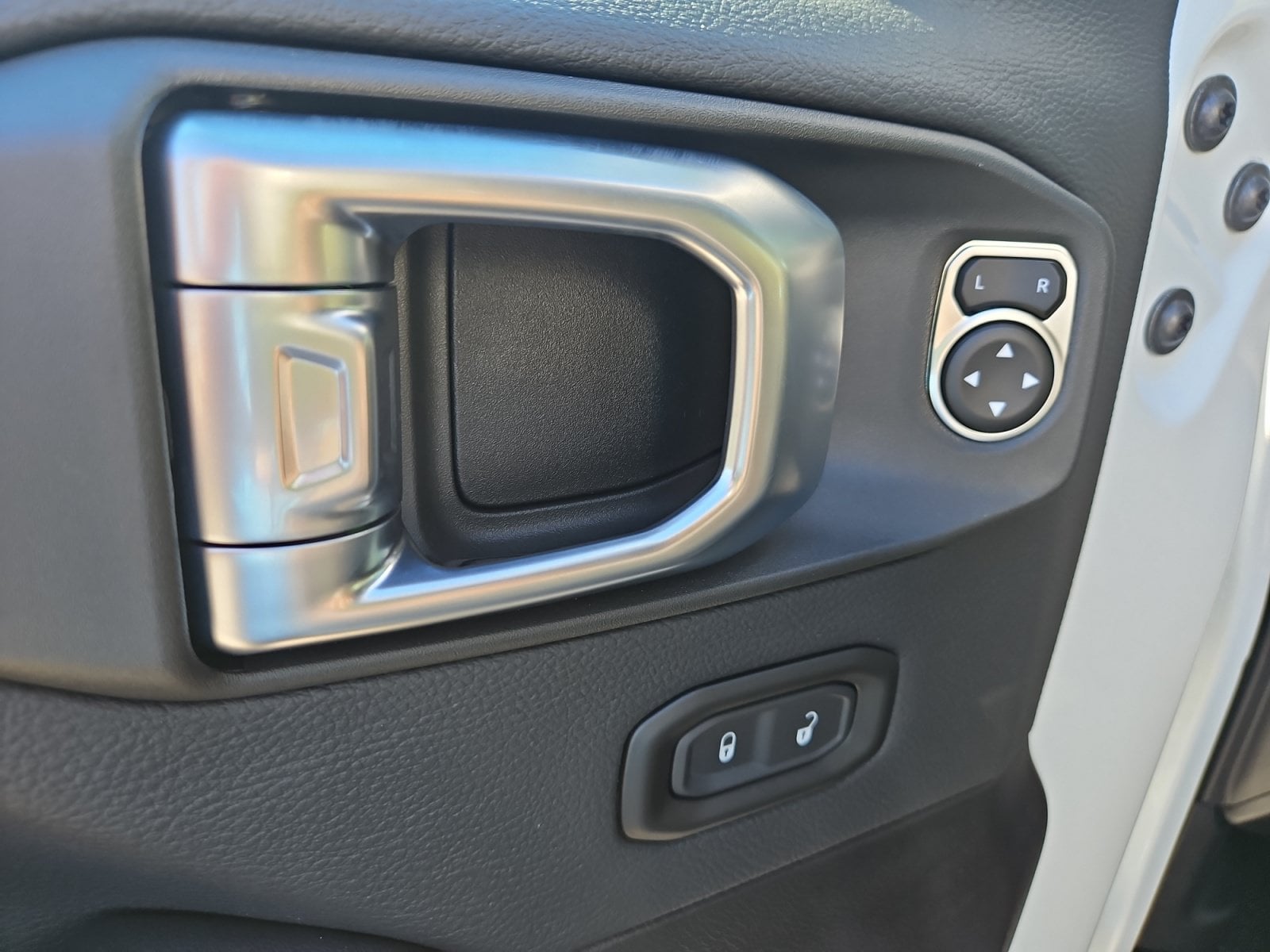 New 2027 Jeep Wrangler Sahara - photo - 21