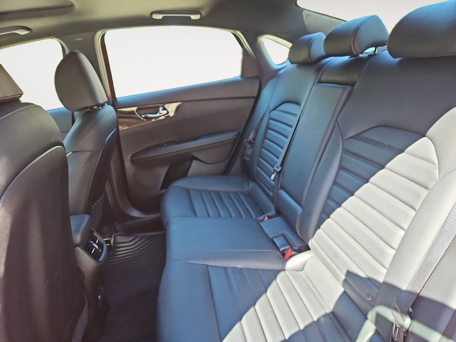 Pre-Owned 2024 Kia Forte GT-Line - photo - 12