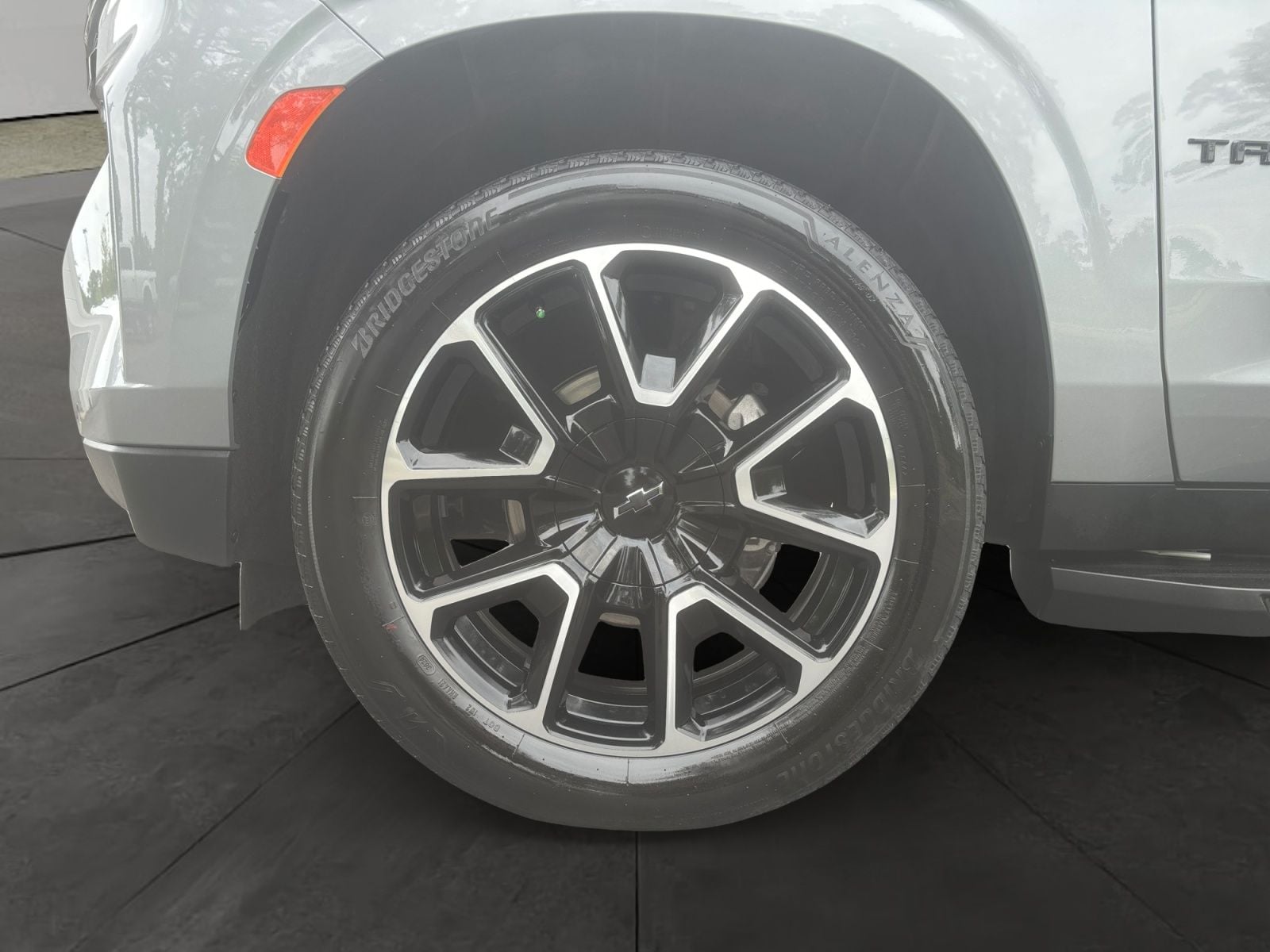 Pre-Owned 2024 Chevrolet Tahoe RST - photo - 13