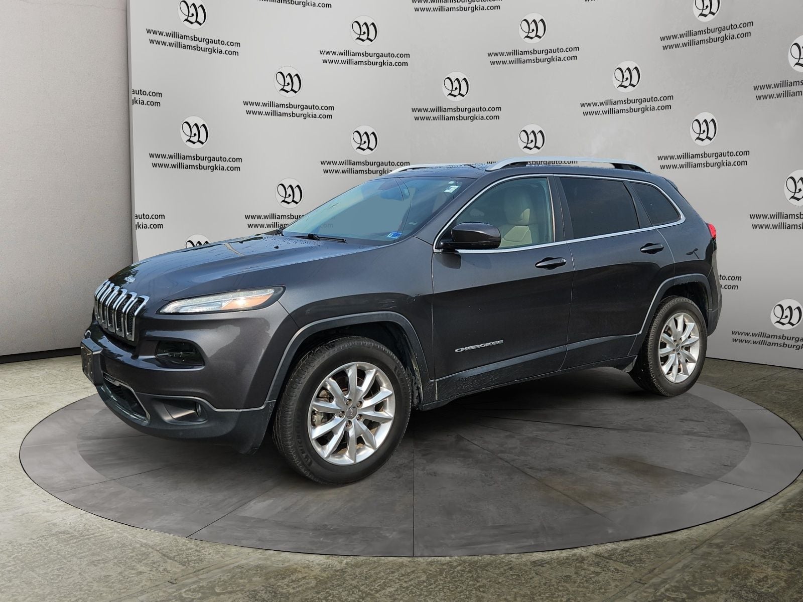 Pre-Owned 2017 Jeep Cherokee Limited - photo - 0