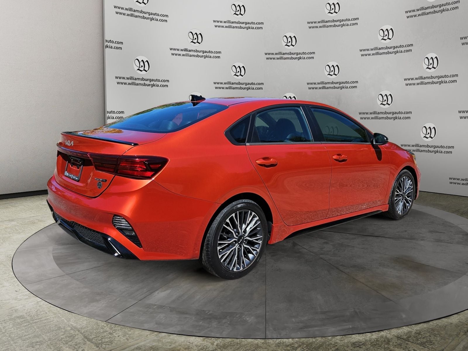 Pre-Owned 2024 Kia Forte GT-Line - photo - 4