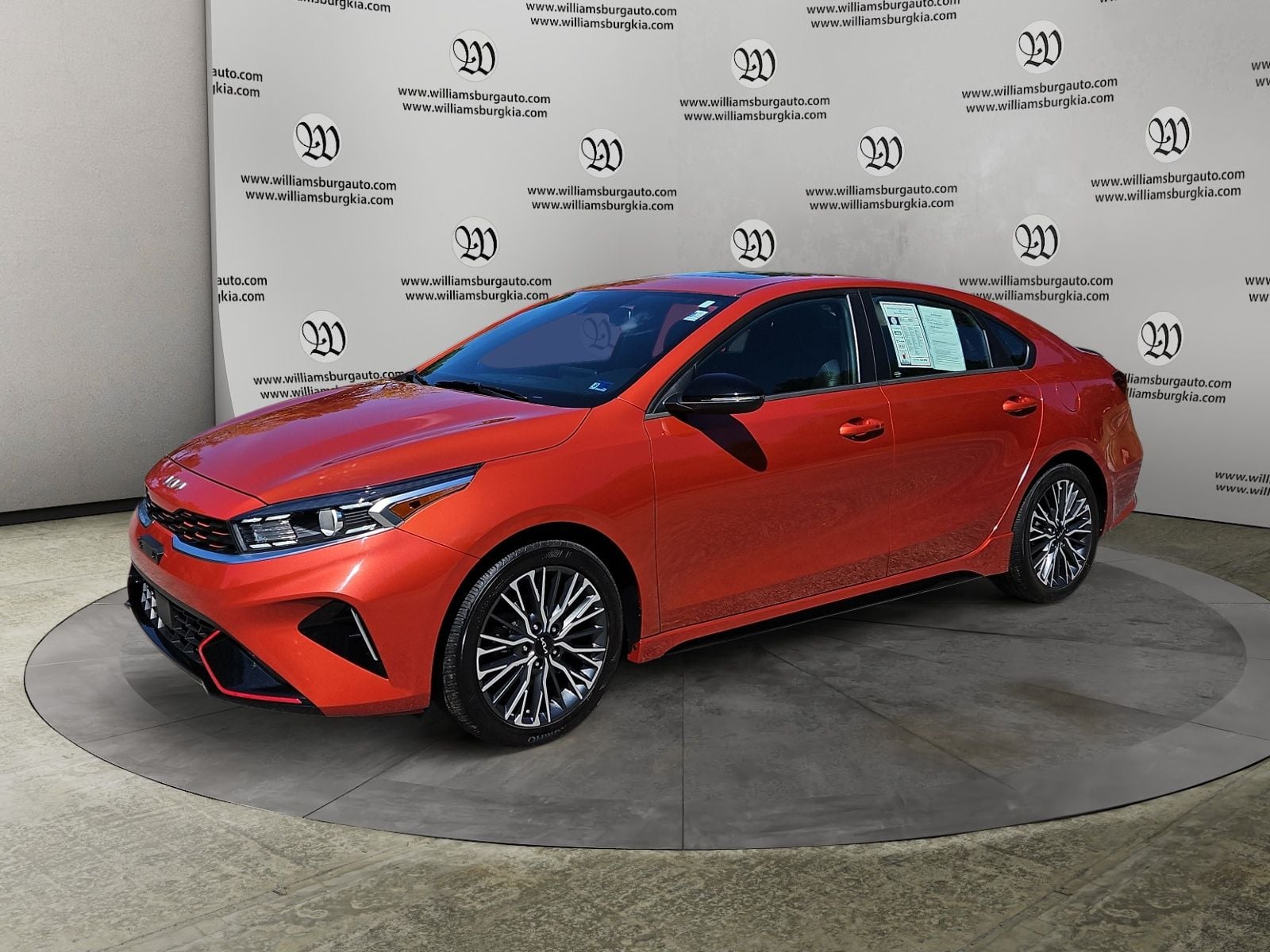 Pre-Owned 2024 Kia Forte GT-Line - photo - 0