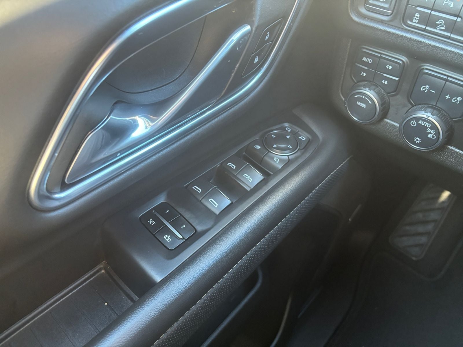 Pre-Owned 2024 Chevrolet Tahoe Premier - photo - 19