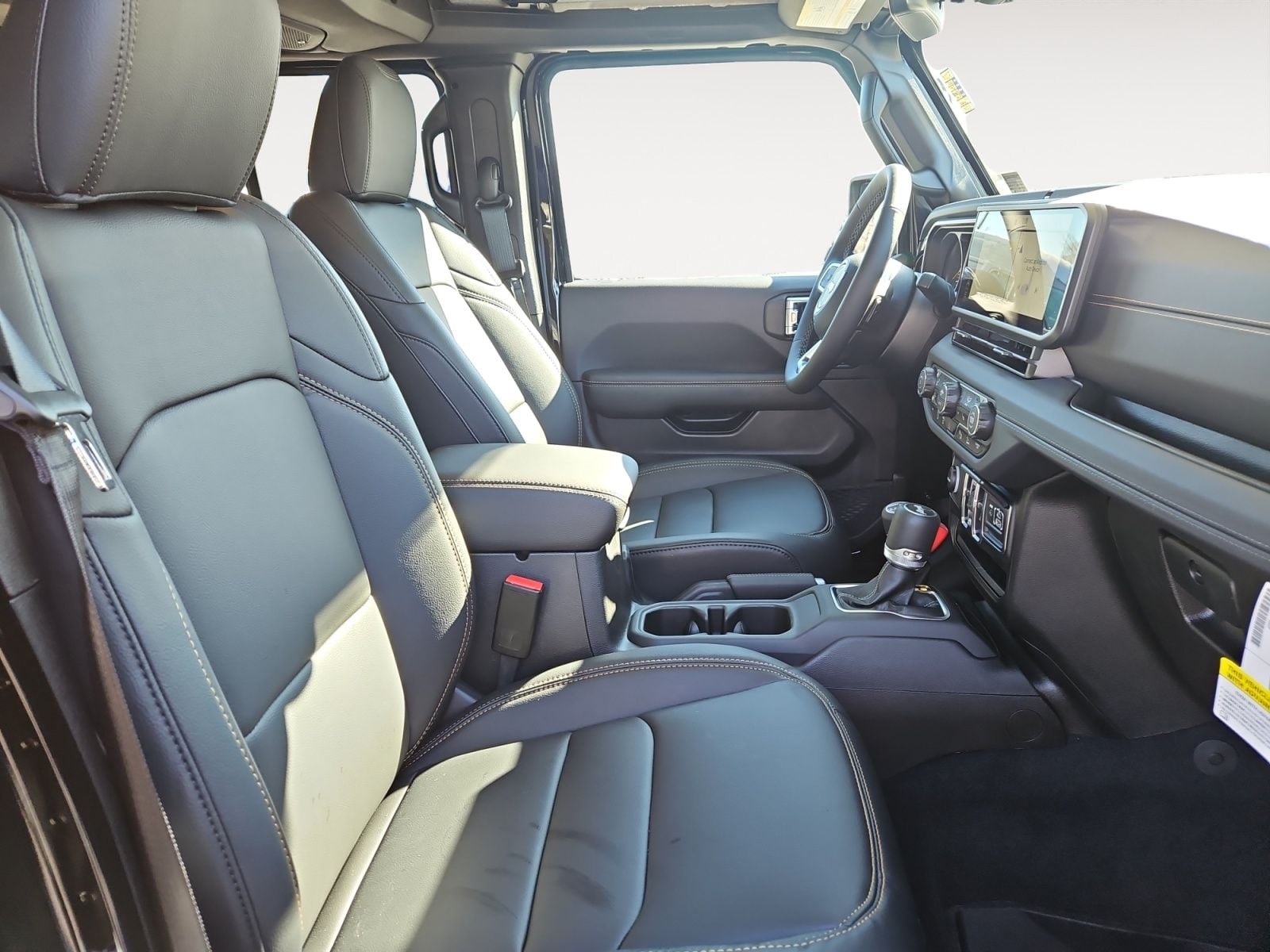 New 2025 Jeep Wrangler Sahara - photo - 14