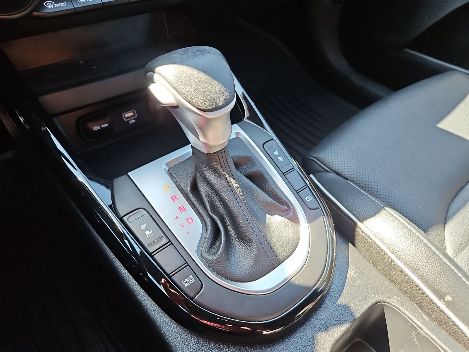 Pre-Owned 2024 Kia Forte GT-Line - photo - 25