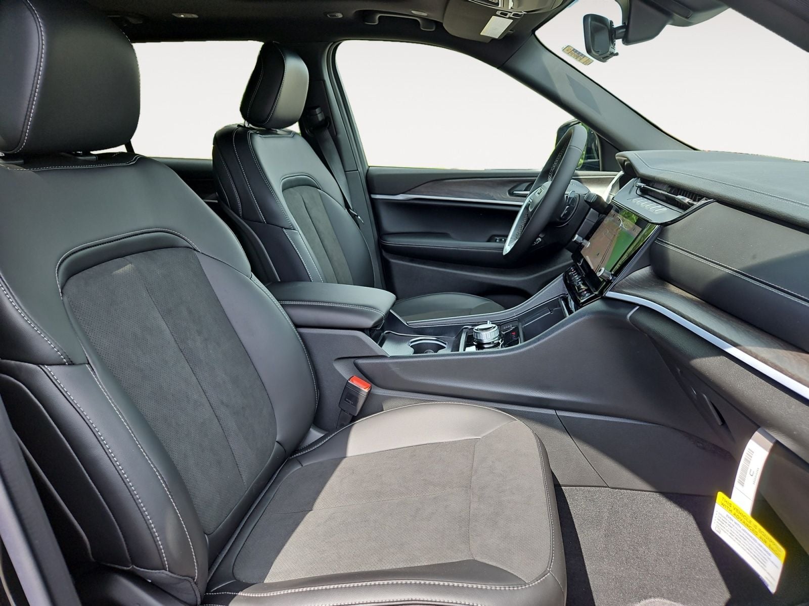 New 2026 Jeep Grand Cherokee L Altitude - photo - 14