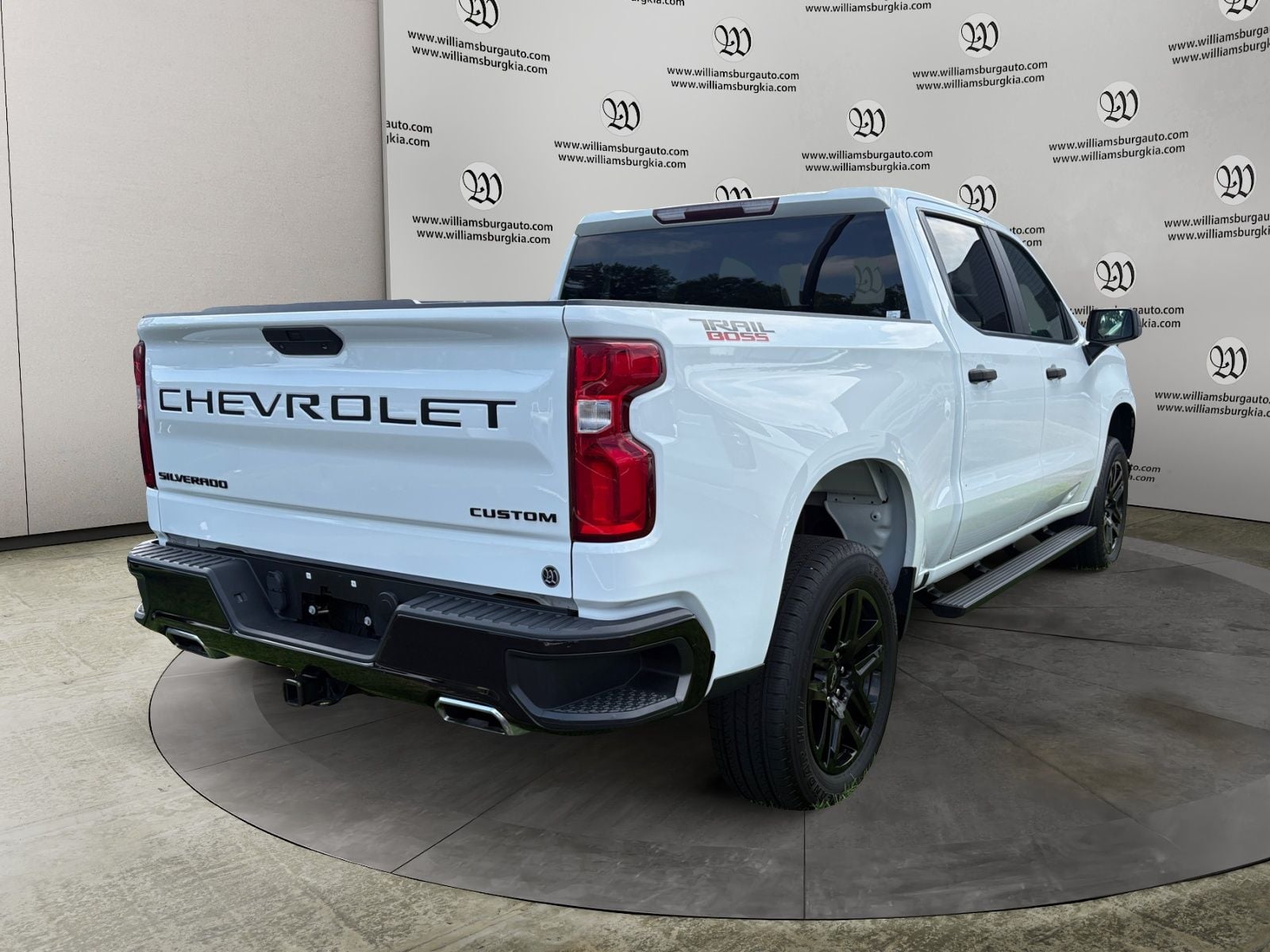 Pre-Owned 2021 Chevrolet Silverado 1500 Custom Trail Boss - photo - 4