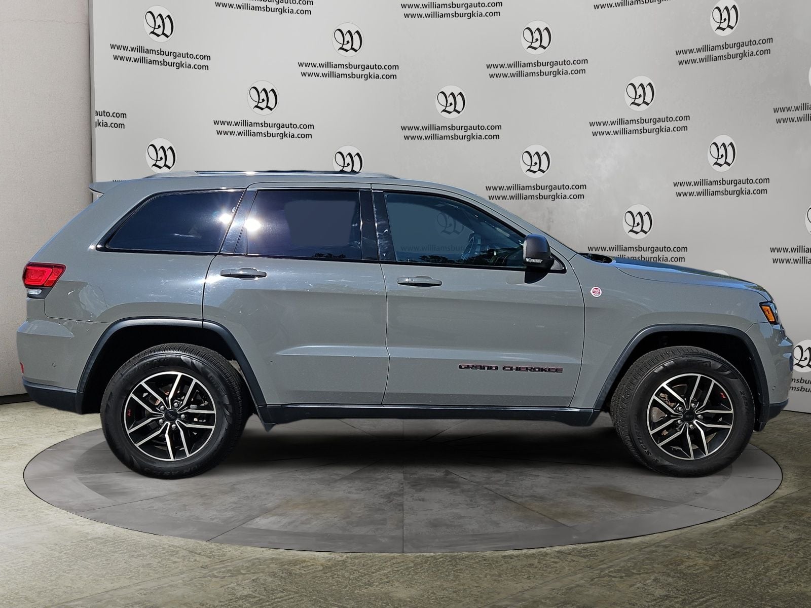 Pre-Owned 2020 Jeep Grand Cherokee Trailhawk - photo - 5