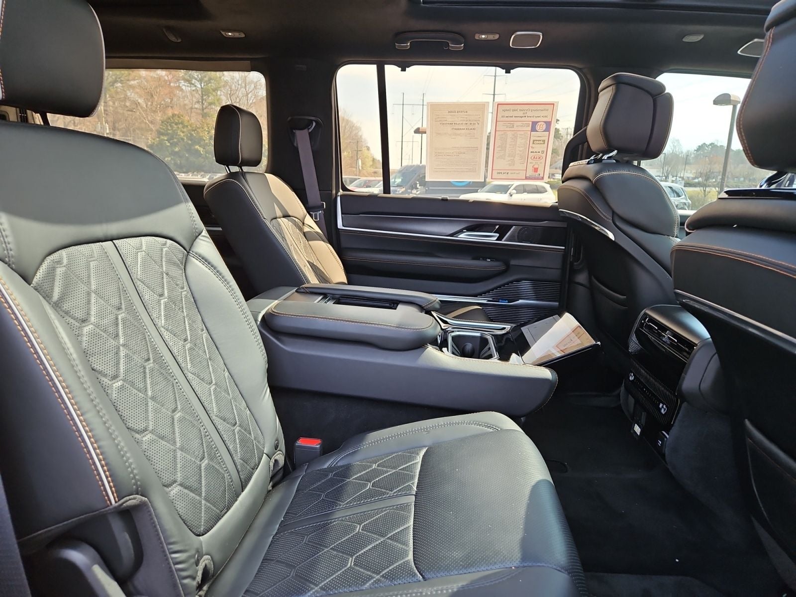 Pre-Owned 2024 Jeep Grand Wagoneer Series III - photo - 16