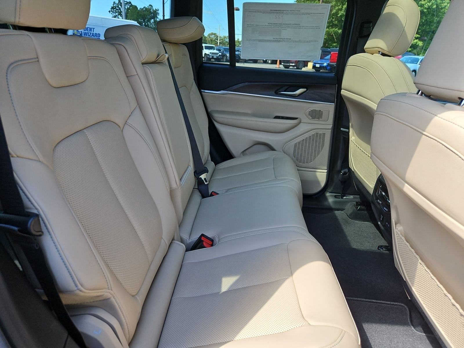 New 2027 Jeep Grand Cherokee Limited - photo - 16