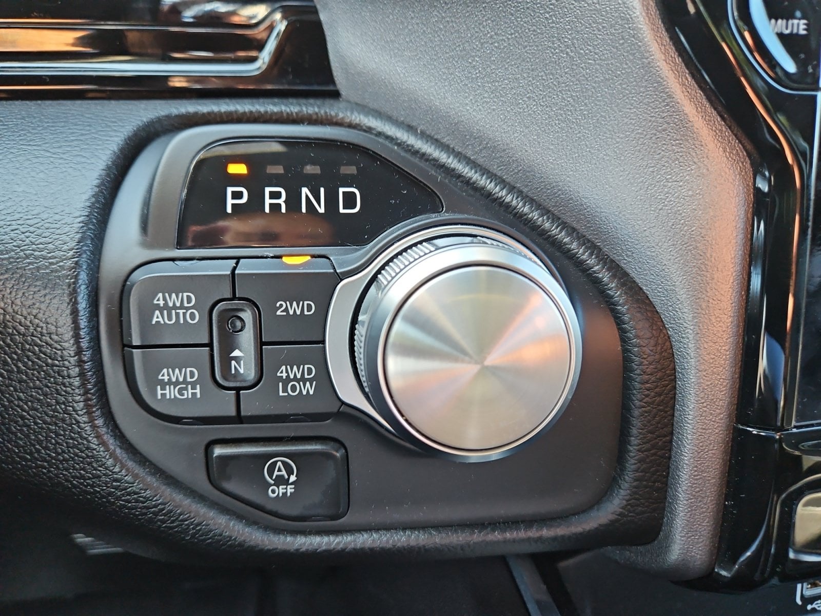 Pre-Owned 2025 Ram 1500 Laramie - photo - 25