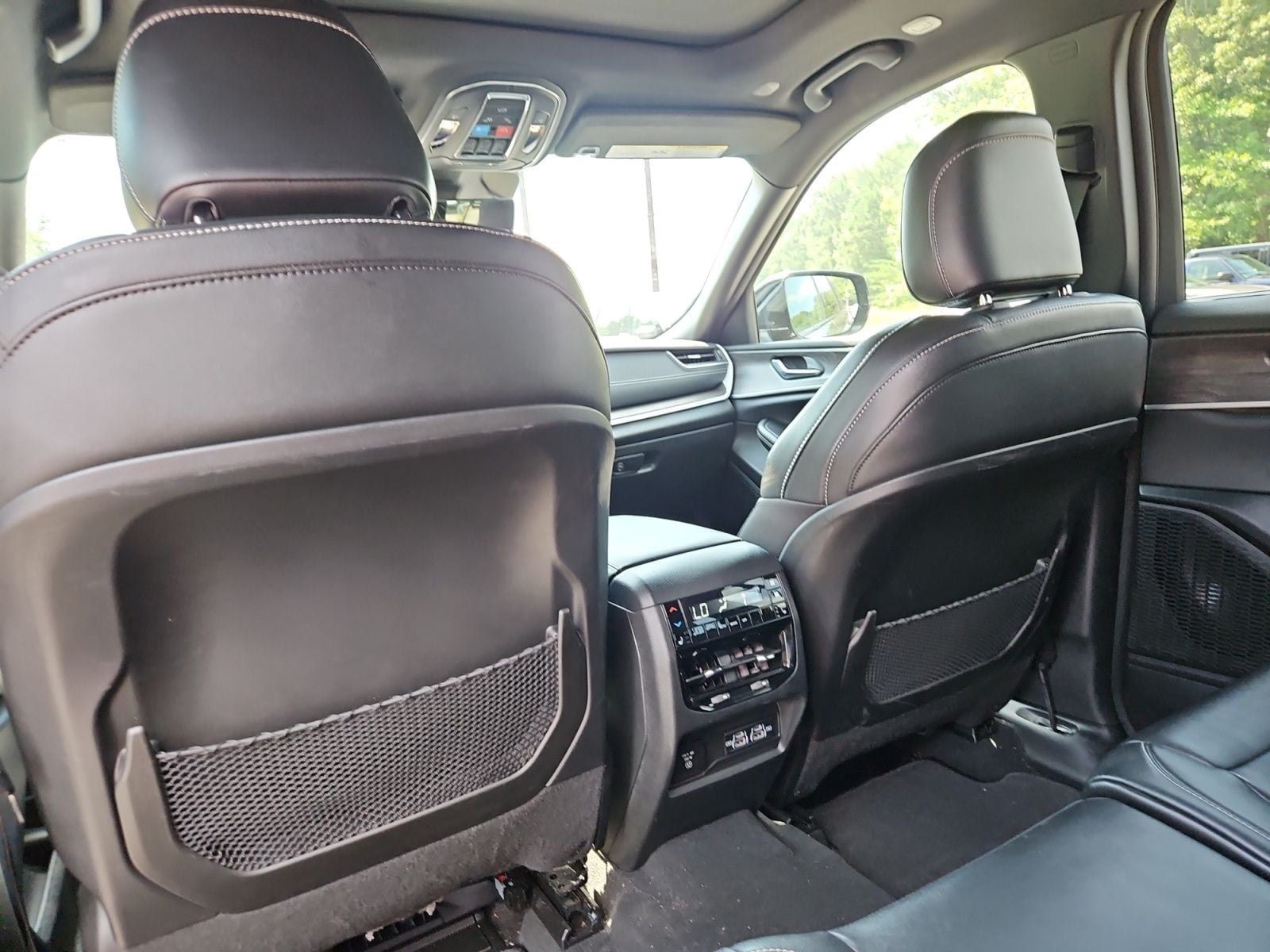 Pre-Owned 2024 Jeep Grand Cherokee L Limited - photo - 18