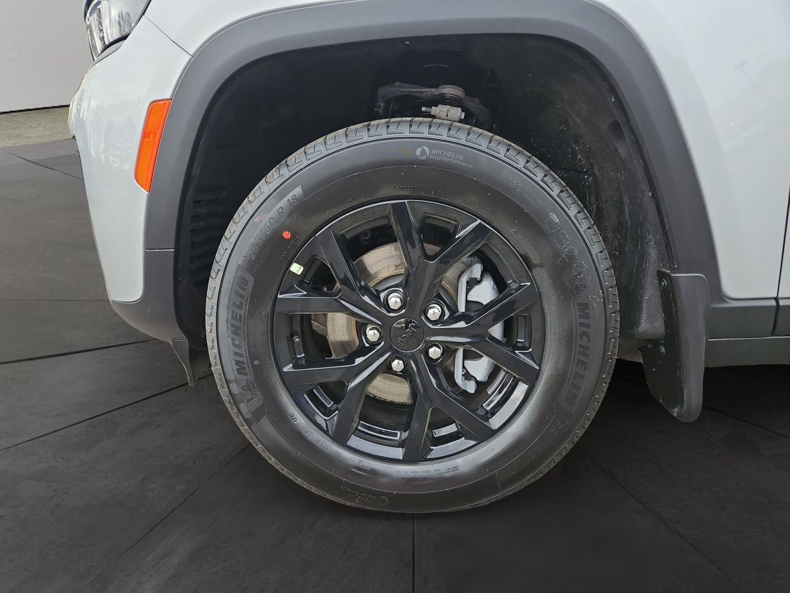 New 2026 Jeep Grand Cherokee Altitude - photo - 13