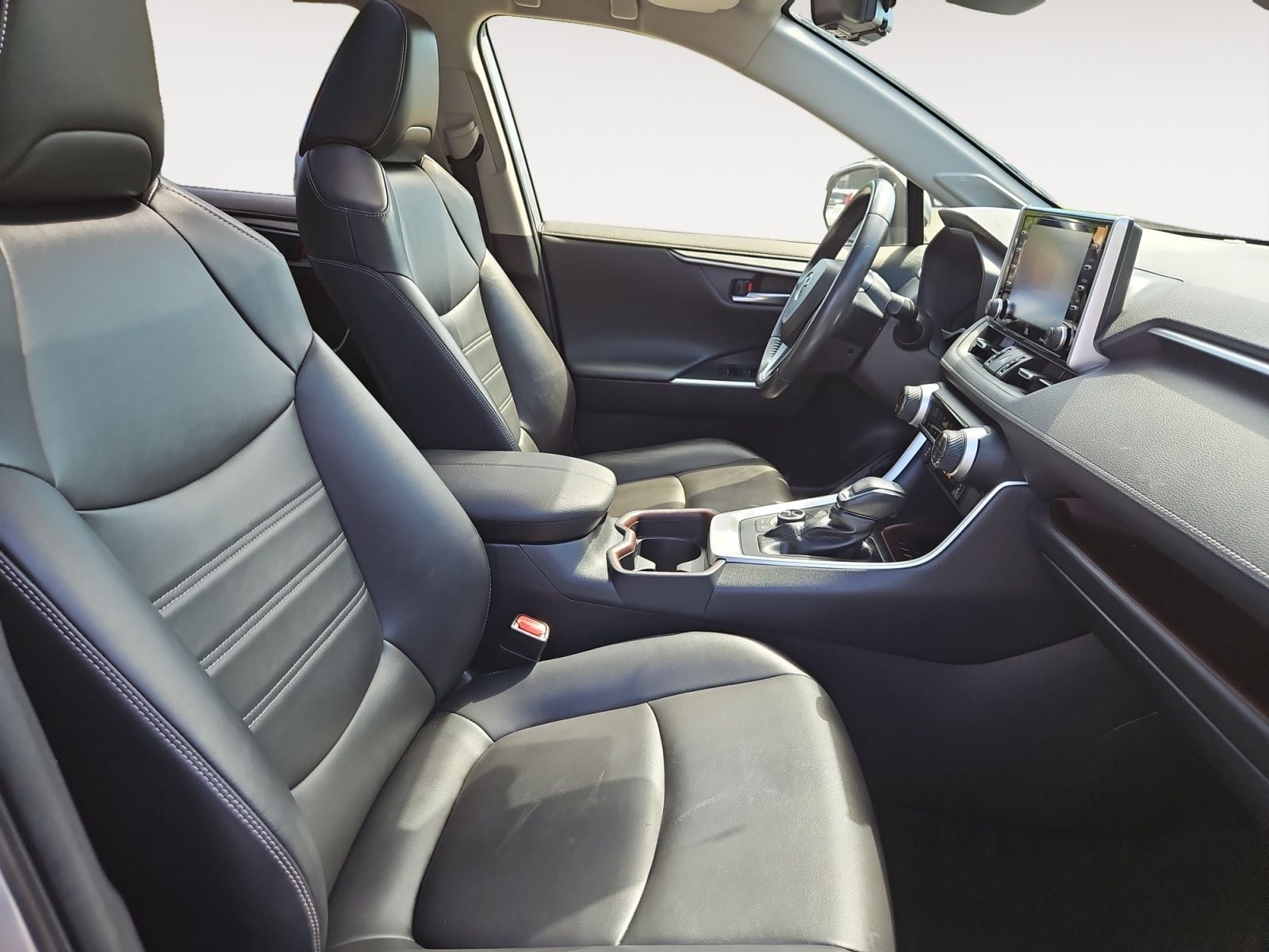 Pre-Owned 2019 Toyota RAV4 Limited - photo - 14