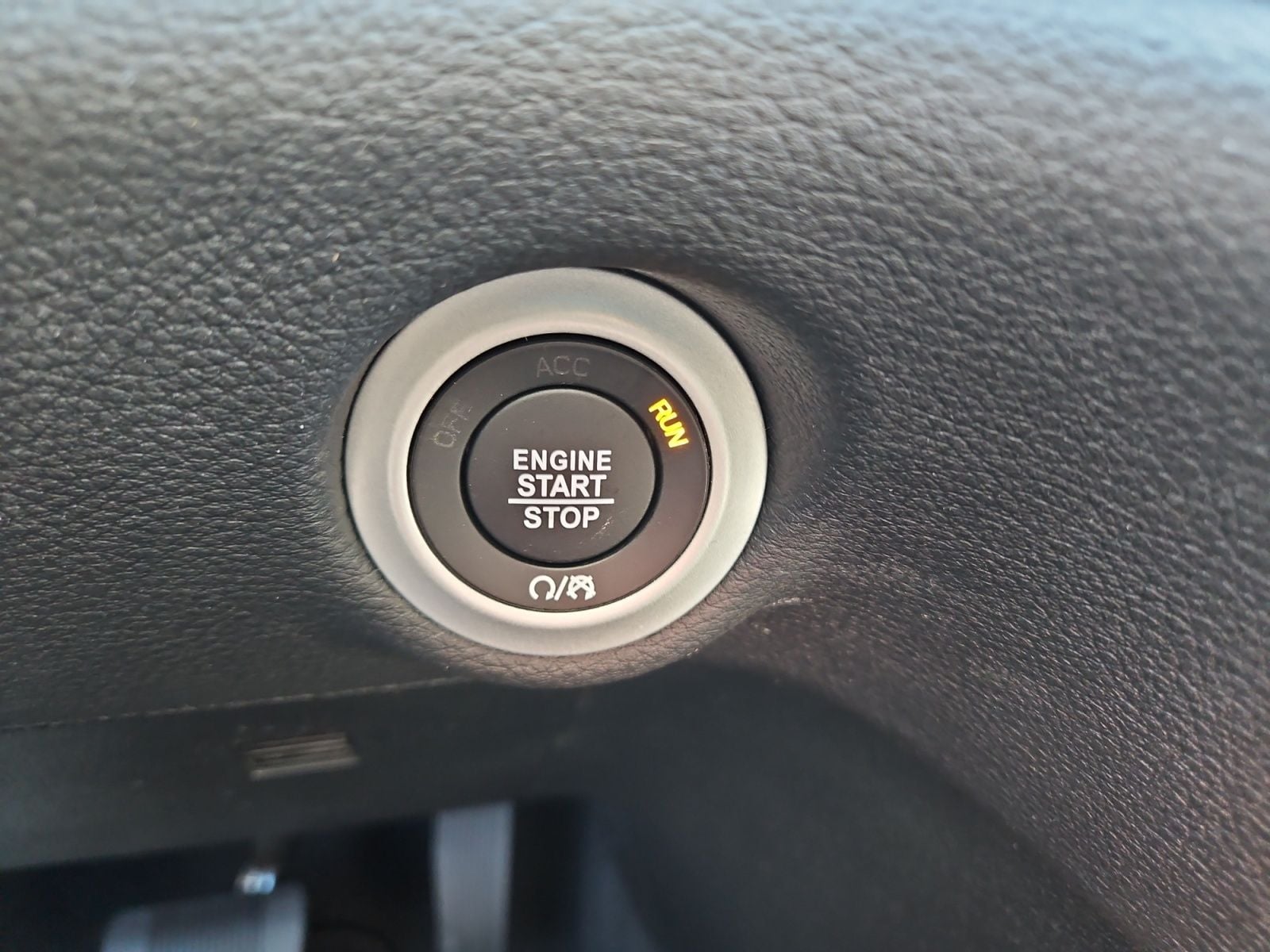New 2026 Chrysler Pacifica Select - photo - 26