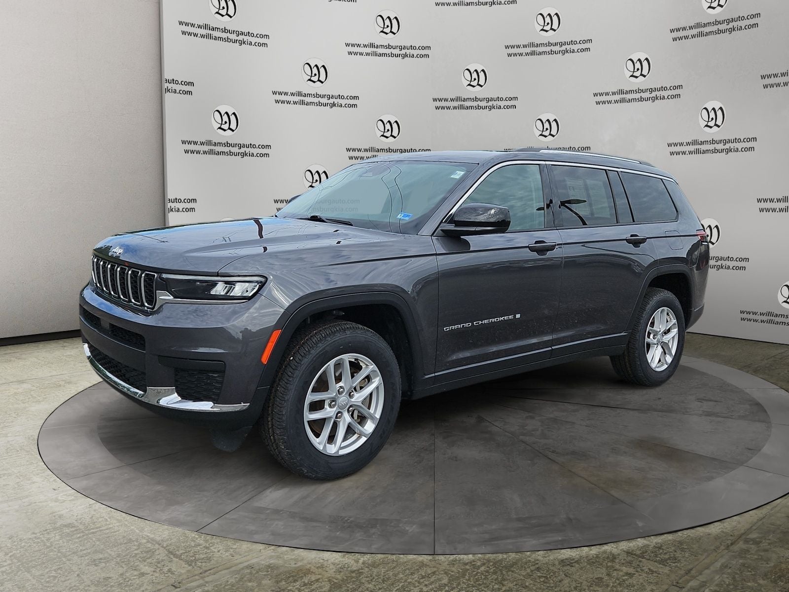 Pre-Owned 2023 Jeep Grand Cherokee L Laredo - photo - 0