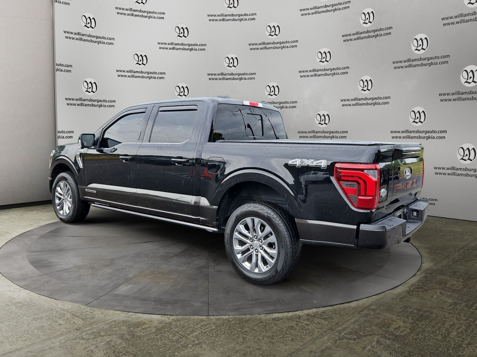 Pre-Owned 2024 Ford F-150 King Ranch - photo - 2