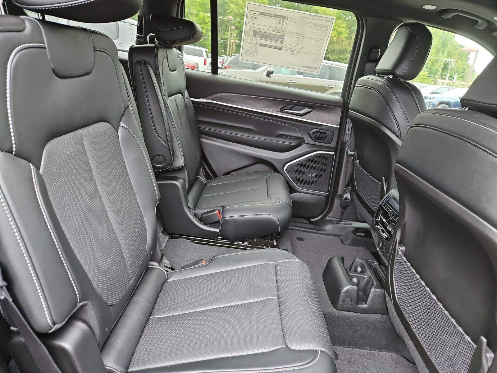 New 2027 Jeep Grand Cherokee L Limited Reserve - photo - 16