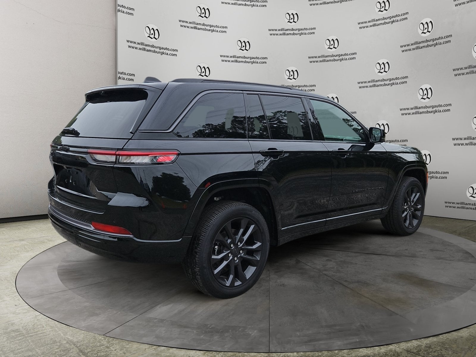 New 2026 Jeep Grand Cherokee Limited Reserve - photo - 4