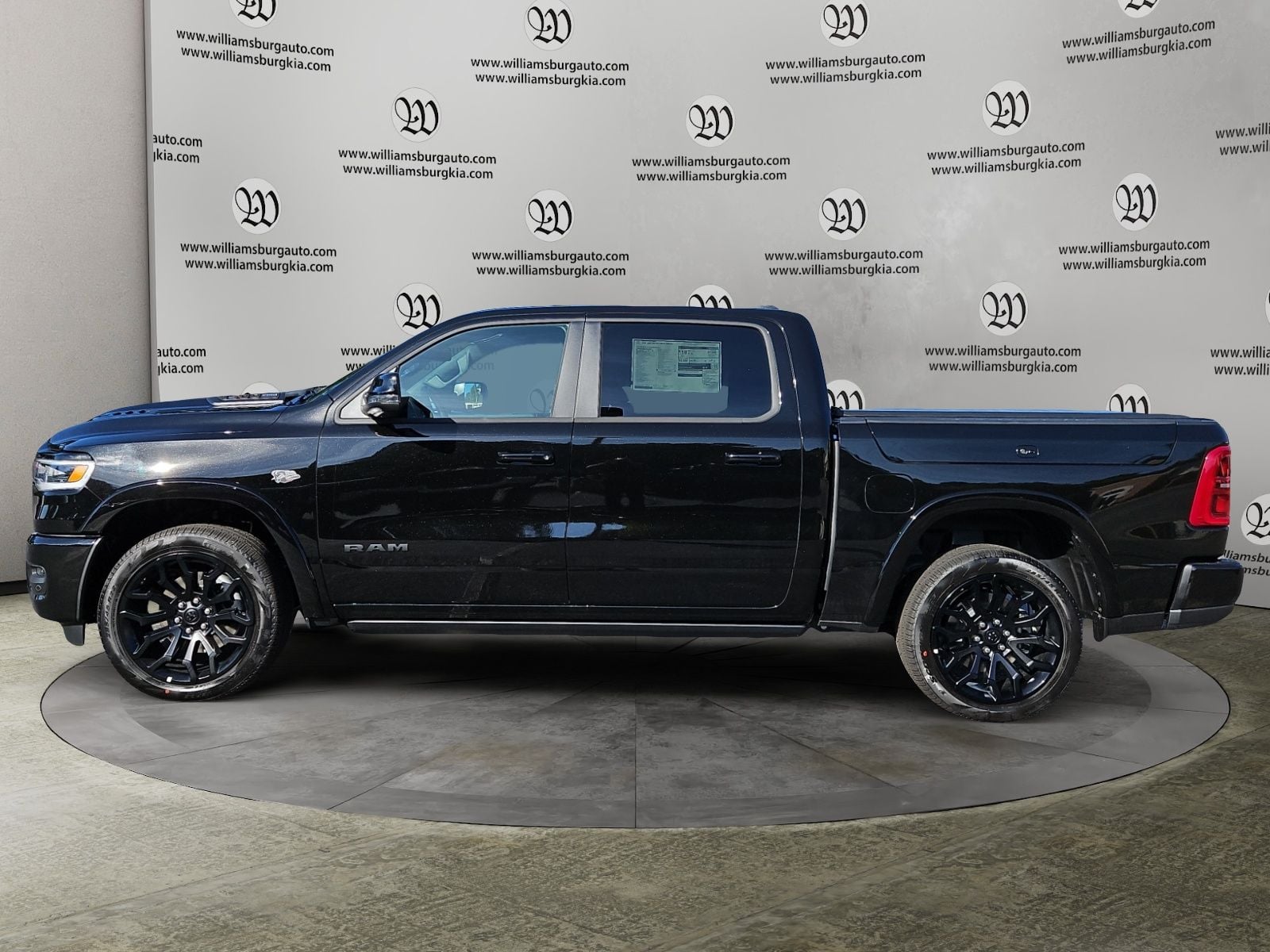 New 2027 Ram 1500 Limited - photo - 1