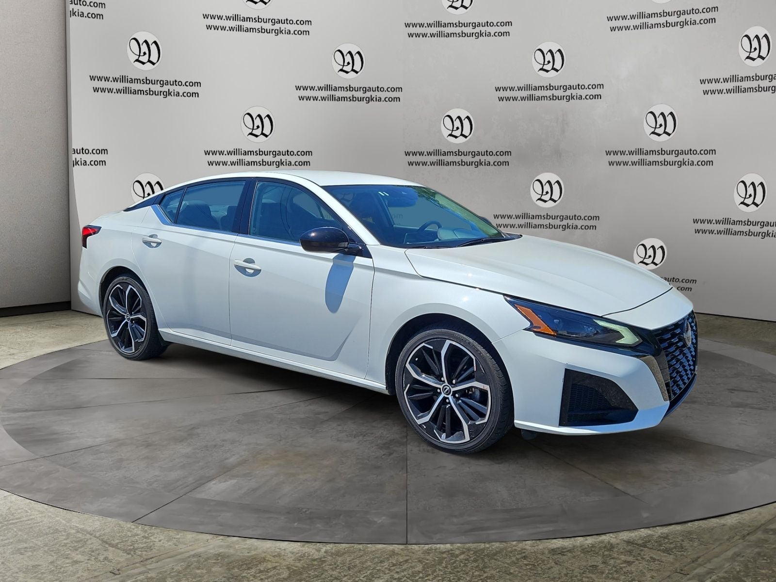 Pre-Owned 2024 Nissan Altima 2.5 SR - photo - 6