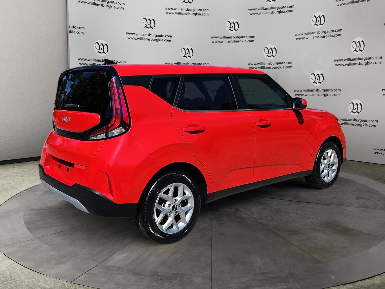 Pre-Owned 2023 Kia Soul LX - photo - 4