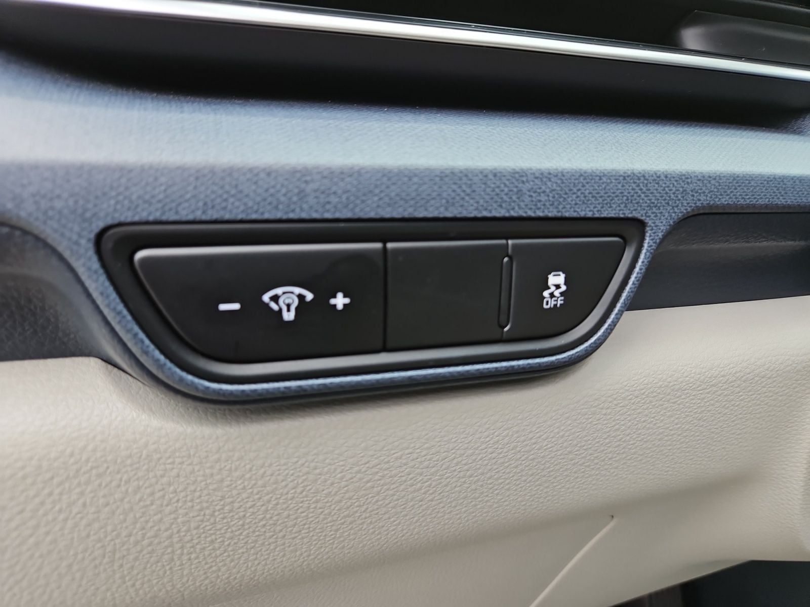 Pre-Owned 2025 Kia Carnival SX - photo - 22
