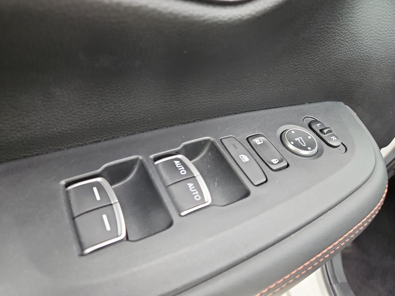 Pre-Owned 2023 Honda HR-V Sport - photo - 21