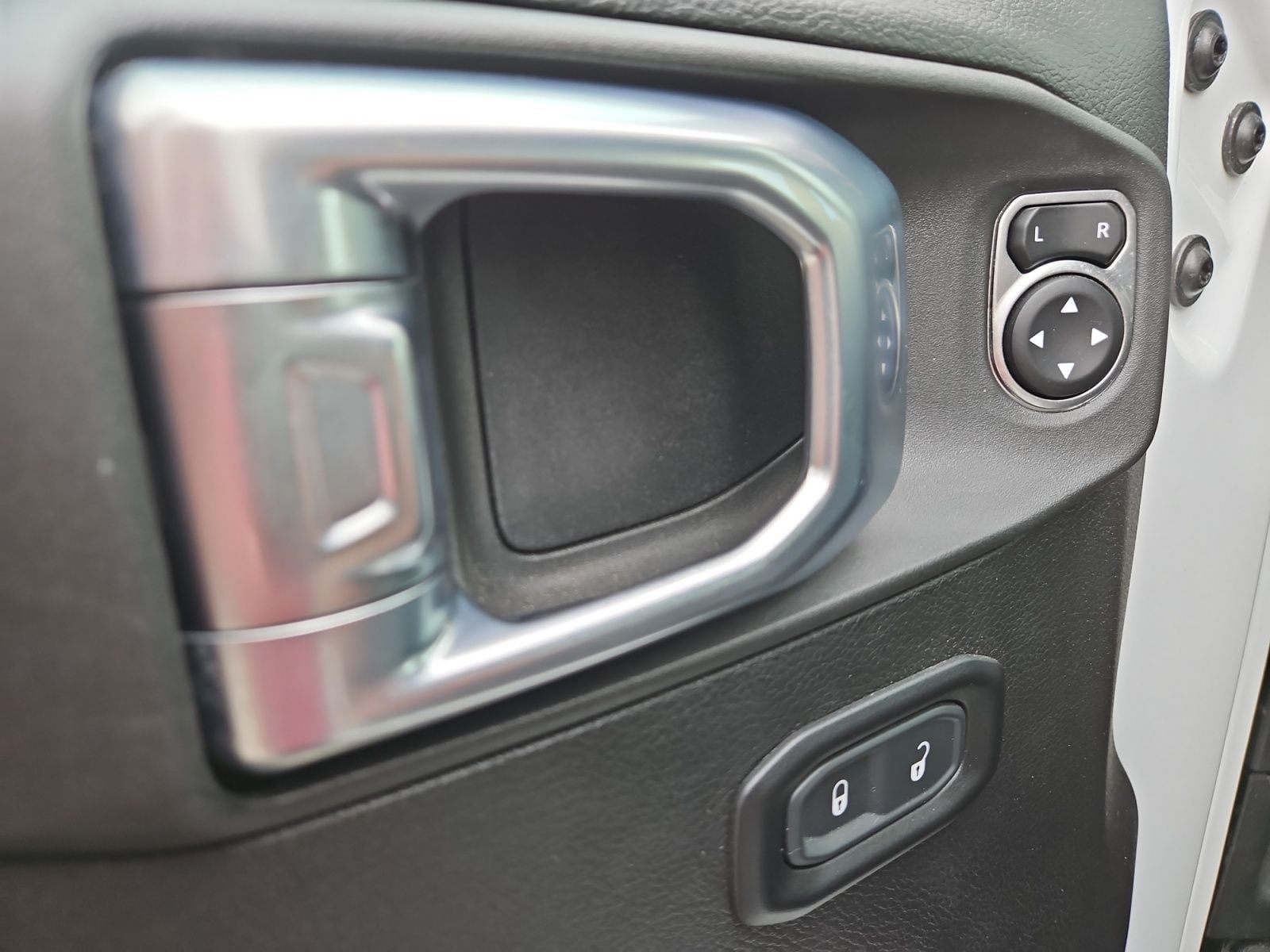 Pre-Owned 2023 Jeep Wrangler Sport S - photo - 20