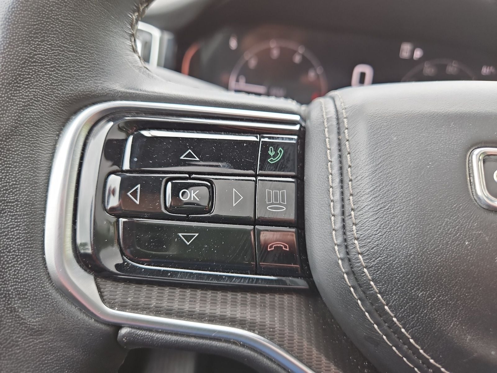 Pre-Owned 2024 Jeep Grand Wagoneer L Series II - photo - 25