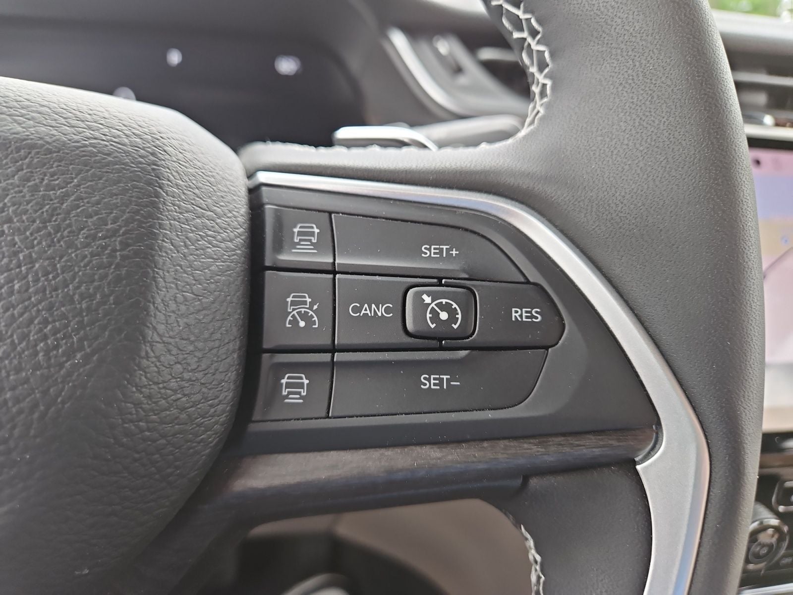 Pre-Owned 2023 Jeep Grand Cherokee L Limited - photo - 25