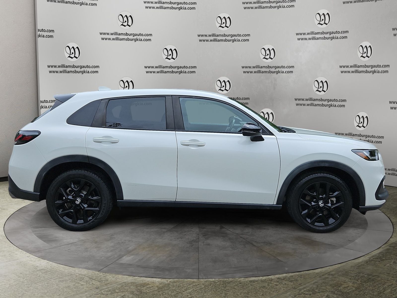 Pre-Owned 2023 Honda HR-V Sport - photo - 5