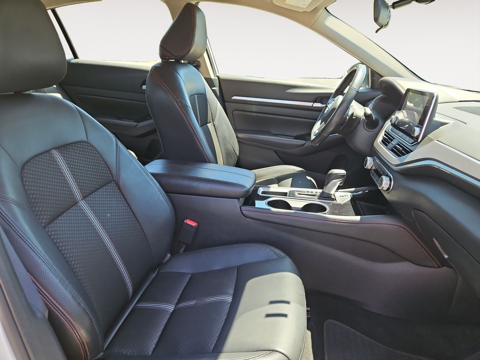 Pre-Owned 2024 Nissan Altima 2.5 SR - photo - 14
