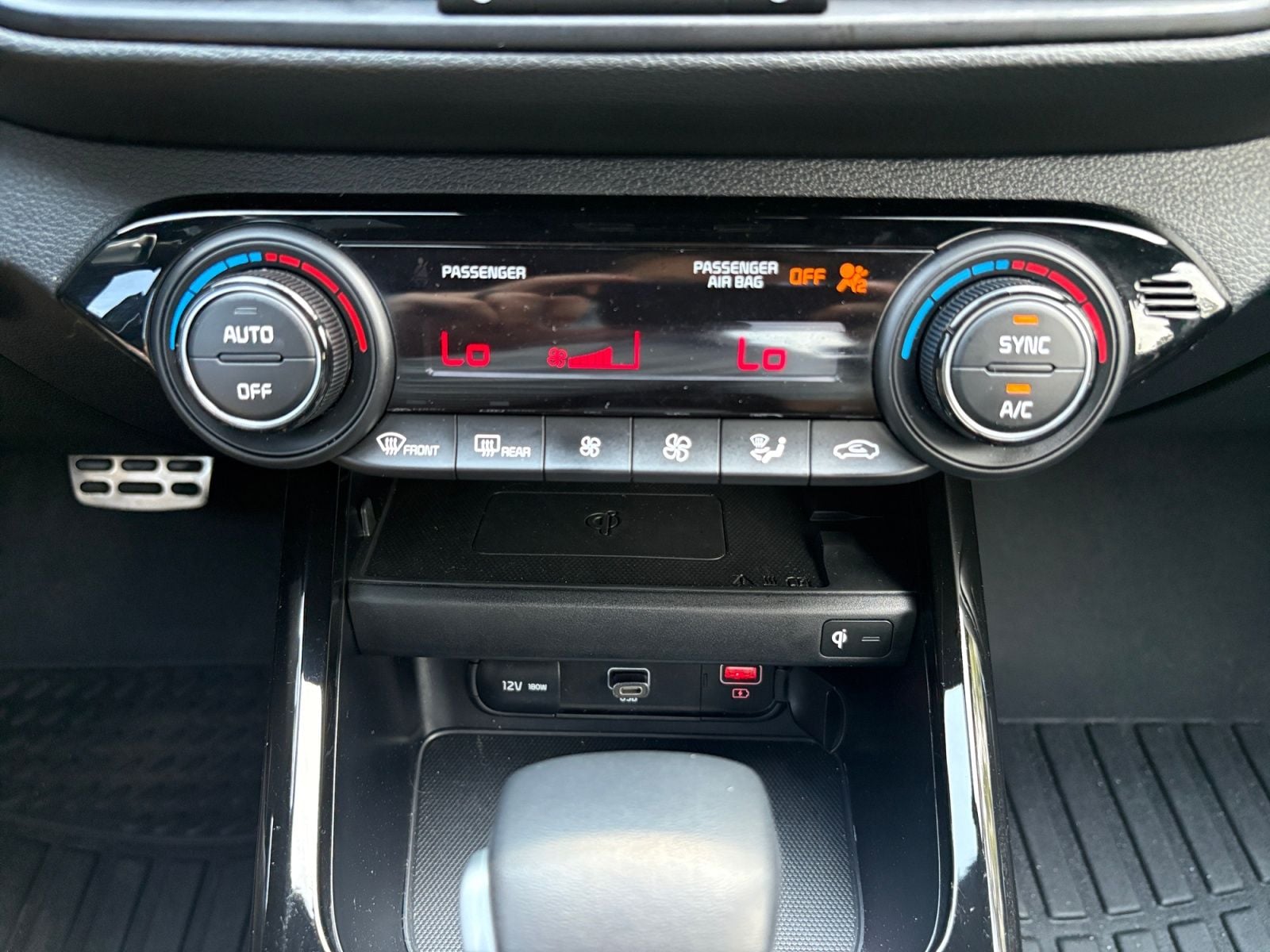 Pre-Owned 2024 Kia Forte GT - photo - 26