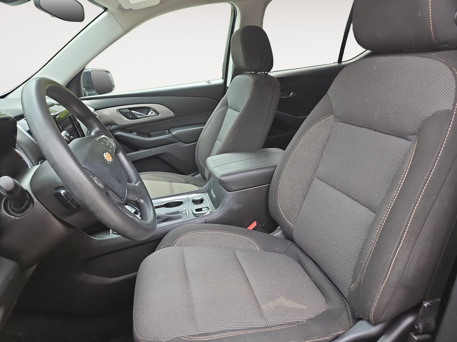 Pre-Owned 2020 Chevrolet Traverse LS - photo - 8