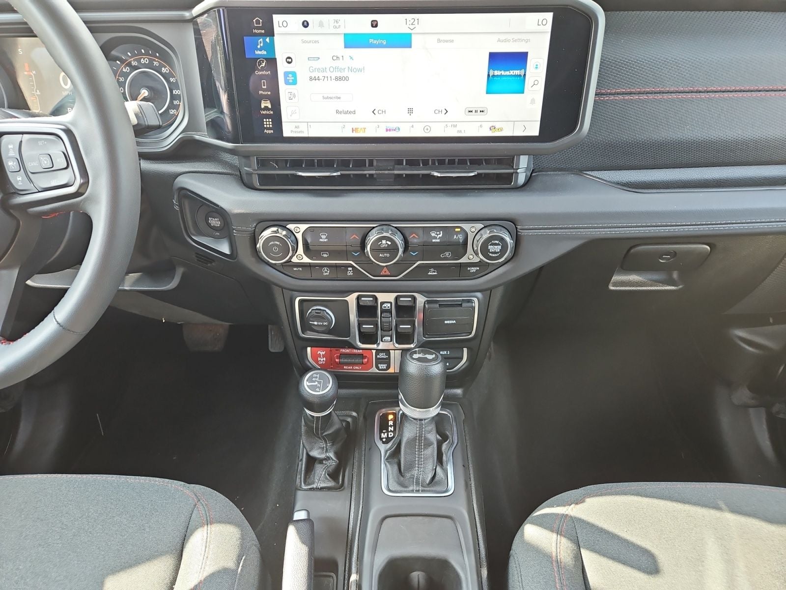 Pre-Owned 2024 Jeep Wrangler Rubicon - photo - 10