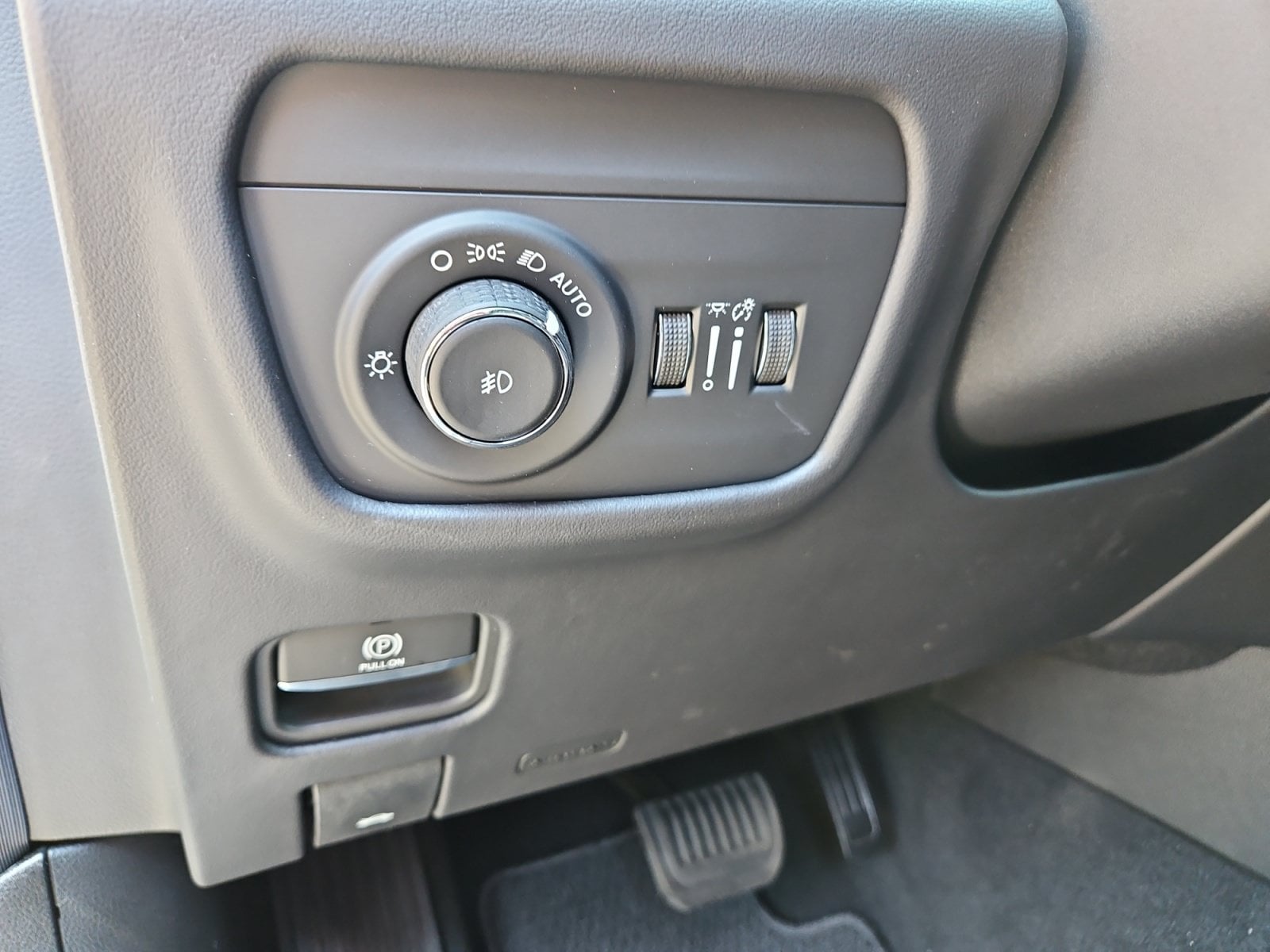 New 2026 Jeep Grand Cherokee Summit - photo - 21